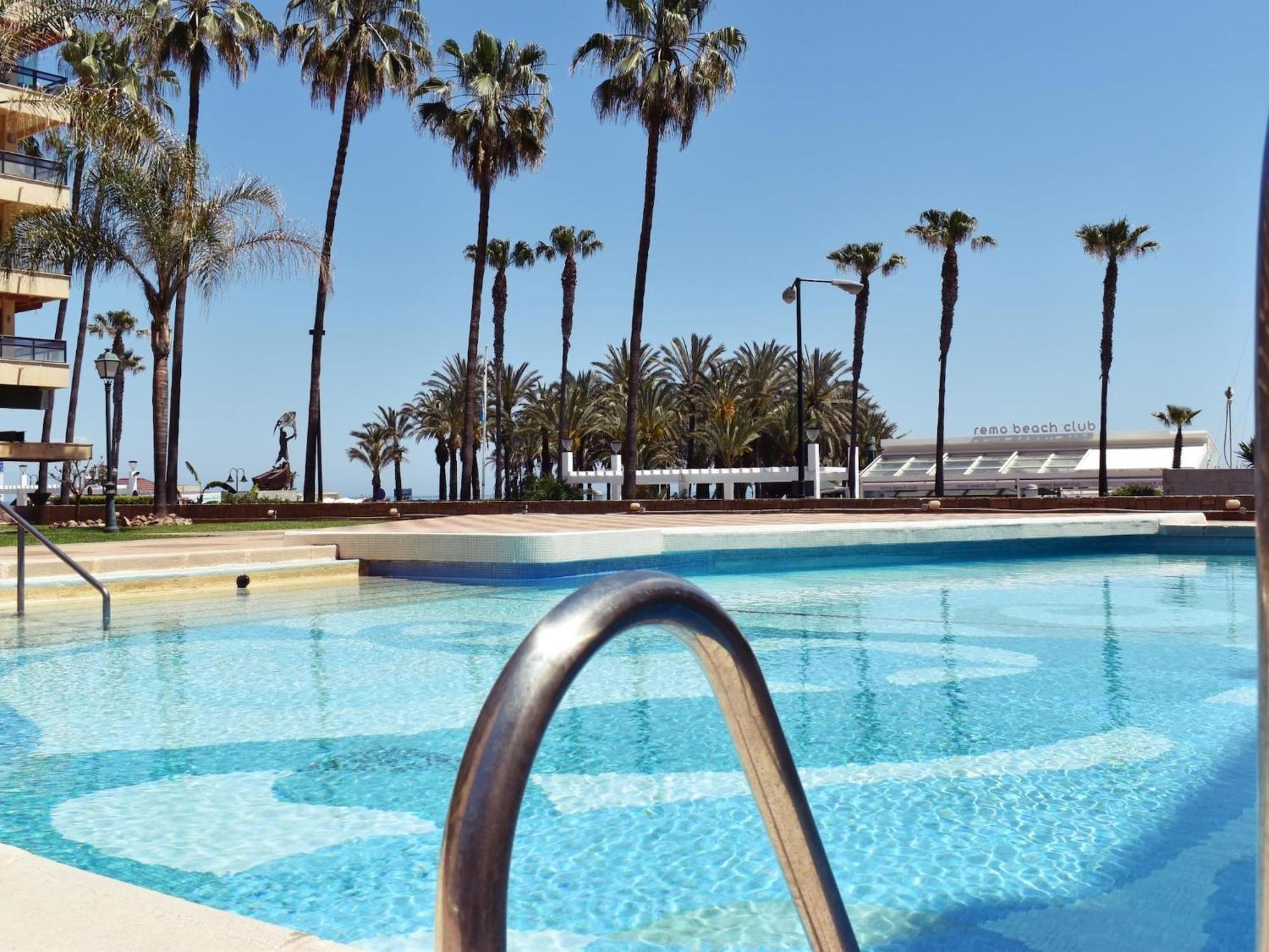 Luminoso Apartamento De 3 Dormitorios A Pie De Playa En Torremolinos Exterior foto