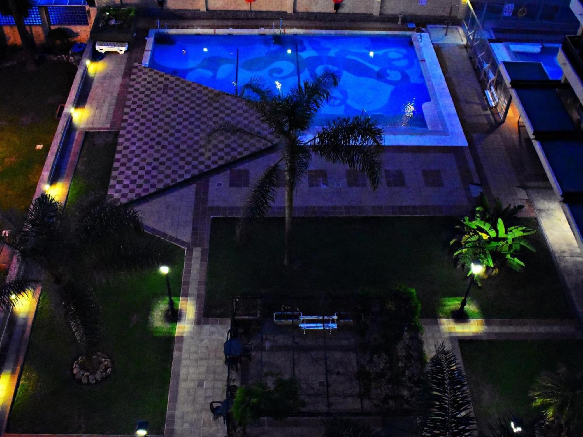 Luminoso Apartamento De 3 Dormitorios A Pie De Playa En Torremolinos Exterior foto