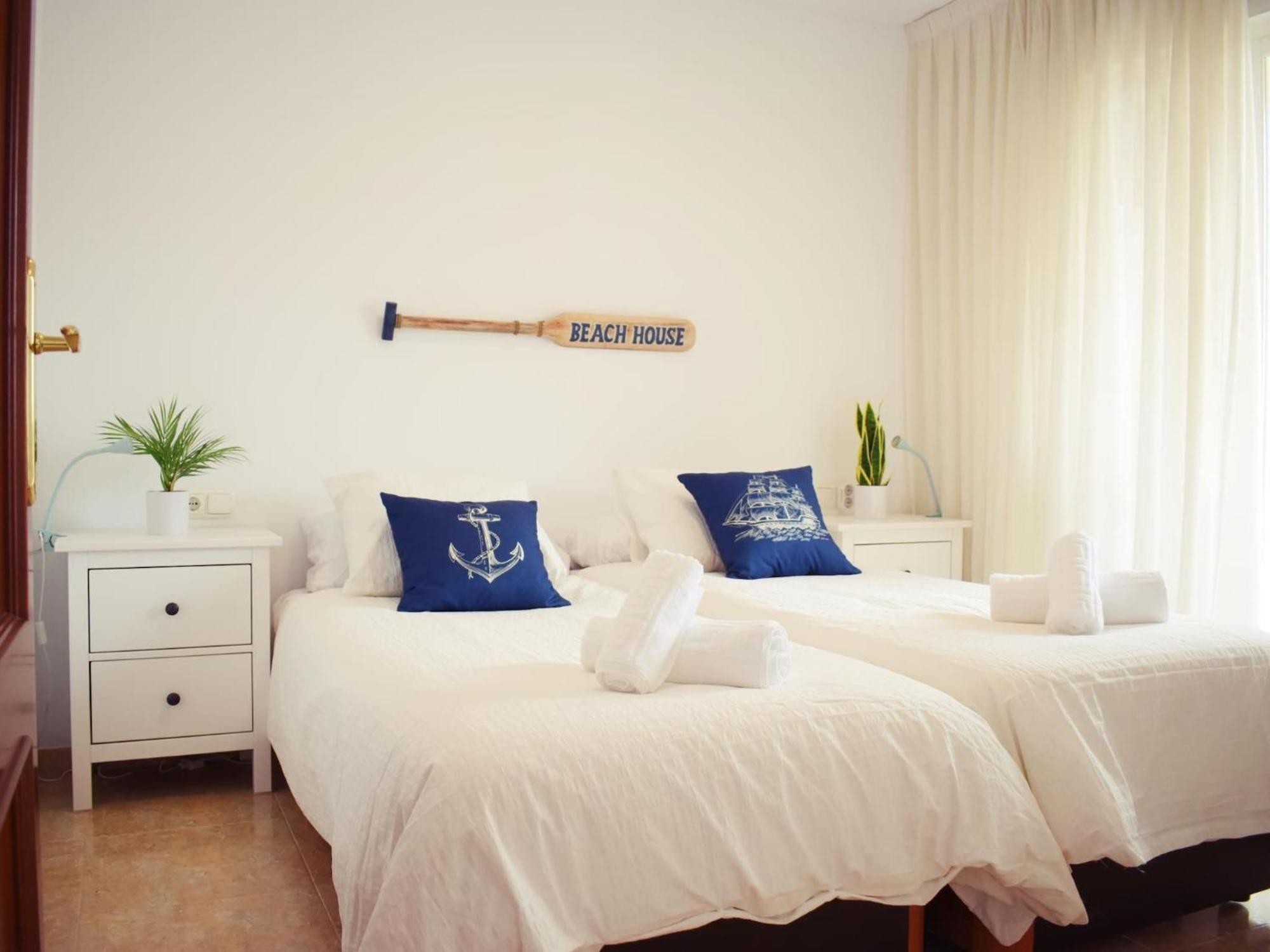 Luminoso Apartamento De 3 Dormitorios A Pie De Playa En Torremolinos Exterior foto